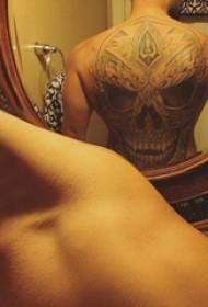 Tattoo Shantou jongens back schedel tattoo foto's