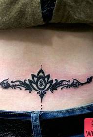 un patrón de tatuaje de tatuaje de cintura muy tonificado