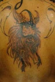 imagine de tatuaj războinic viking înapoi