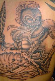 wzór tatuażu morskiego wojownika z powrotem