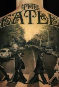 Povratak crno-sivi Beatles karakterizira realističan uzorak tetovaže