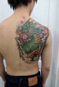 Flying dragon tattoo figure maskla malantaŭa drako tatuaje bildo