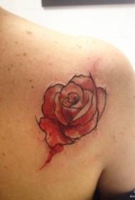 patrón de tatuaje de rosa roja de salpicaduras de espalda