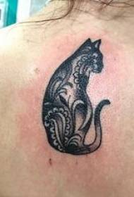 pieni tuore kissa tatuointi tyttö takaisin pieni tuore kissa tatuointi kuva