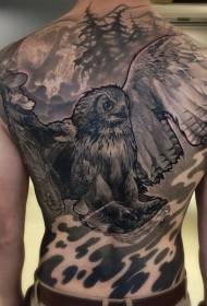 volta enorme coruja no padrão de tatuagem floresta escura