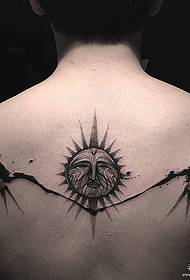 back sun totem line kreative tatoveringsmønster