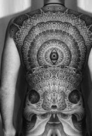 patró de tatuatge d'esquena varietat de puntes de tatuatge de color negre gris patró de tatuatge a l'esquena