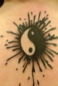 yin och yang skvaller tillbaka tatuering