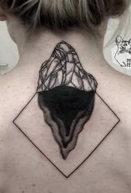 背部简单的黑白小岩石几何纹身图案