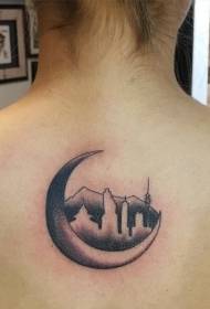 背部黑灰风格夜城市和月亮纹身图案