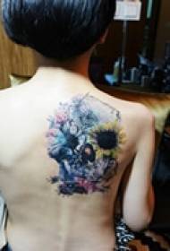 personalità della schiena bellissimo tatuaggio dipinto