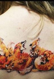 dievčatá späť krásne farebné rôzne vzory líška tetovanie