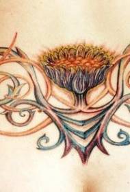 patrón de tatuaje de vid de flor de color posterior