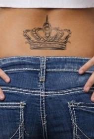 Taille schwaarz kleng Kroun Tattoo Muster