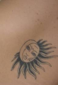 Crni uzorak tetovaže sunca i mjeseca
