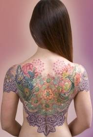vajzë mbrapa me lule shumëngjyrëse me modelin e tatuazheve të zogjve të fluturave