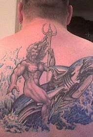 mannelijke back sea god walvis en drietand tattoo patroon