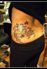disegno del tatuaggio totem tartaruga stile tribale nero in vita