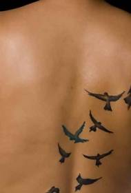 putnu tetovējumu dizaina muguras grupa