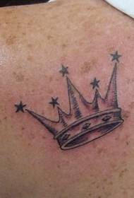 corona a l’esquena i patró de tatuatges d’estrelles