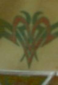 patrón de tatuaxe de corazón tribal vermello e negro