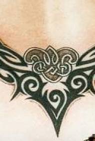vidukļa glīts cilts totem tetovējums modelis