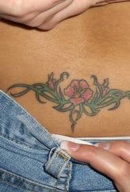 spate flori roșii și model de tatuaj de viță de vie