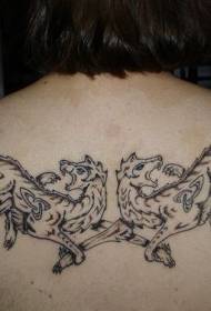 артқы жағында қызықты екі қасқыр тайпалық стиліндегі тату-сурет