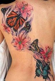 Mga babaye nga pabalik nga butterfly ug Flower nga gipintalan sa tattoo sa bulak
