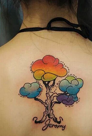 kvinde tilbage smukke farve træ tatovering