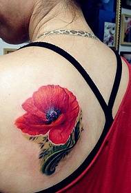 gyönyörű virág tetoválás mintás a hátán