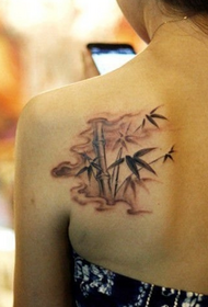 Tatuaje de personalidad de bambú estilo tinta