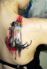 ženska leđa uzorak pepeljara tetovaža uzorak