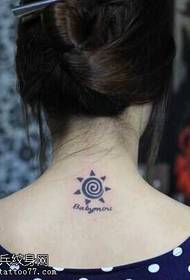 terug kleine zon totem tattoo patroon