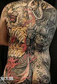 patró de tatuatge de samurai enrere