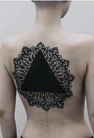 geometria pleców totem tatuaż obraz styl trendu