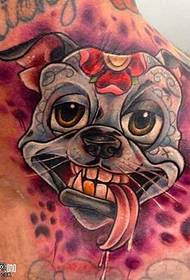 Rov Tom Qab Bulldog Tattoo Txawv