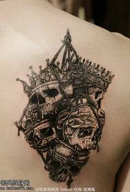 fekete hűvös koponya tetoválás minta