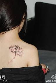 piękny wzór tatuażu lotosu