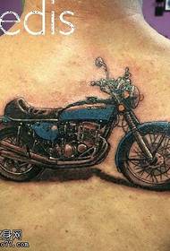 wzór tatuażu z tyłu motocykla