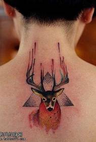 Iphethini ye-Antelope tattoo yangemuva