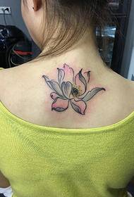 girls back fresh and beautiful lotus tattoo pattern