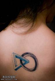 Rov qab cov xim geometry tattoo qauv