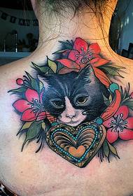 愛猫と花の組み合わせの背中のタトゥーパターン