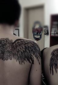 Pluma de anxo e patrón de tatuaxe de parella combinada inglesa