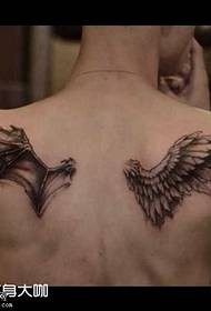 назад ангел ѓаволски крилја шема на тетоважа