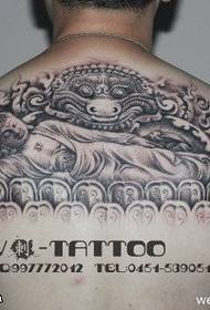 przystojny tatuaż tatuaż tajfun