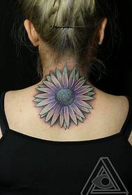 powrót realistyczny wzór tatuażu kwiat słońca
