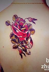 Leđna uzorak lijepe ruže tetovaže u boji