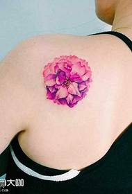 padrão de tatuagem de flor roxa de volta